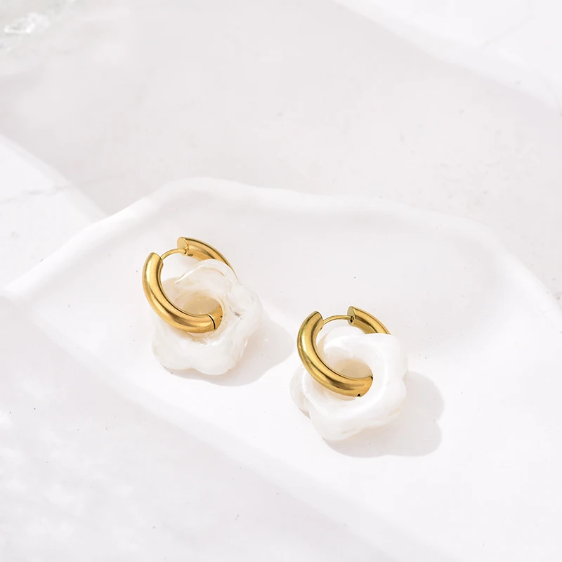 Boucles d’oreilles créoles Julie – Image 8